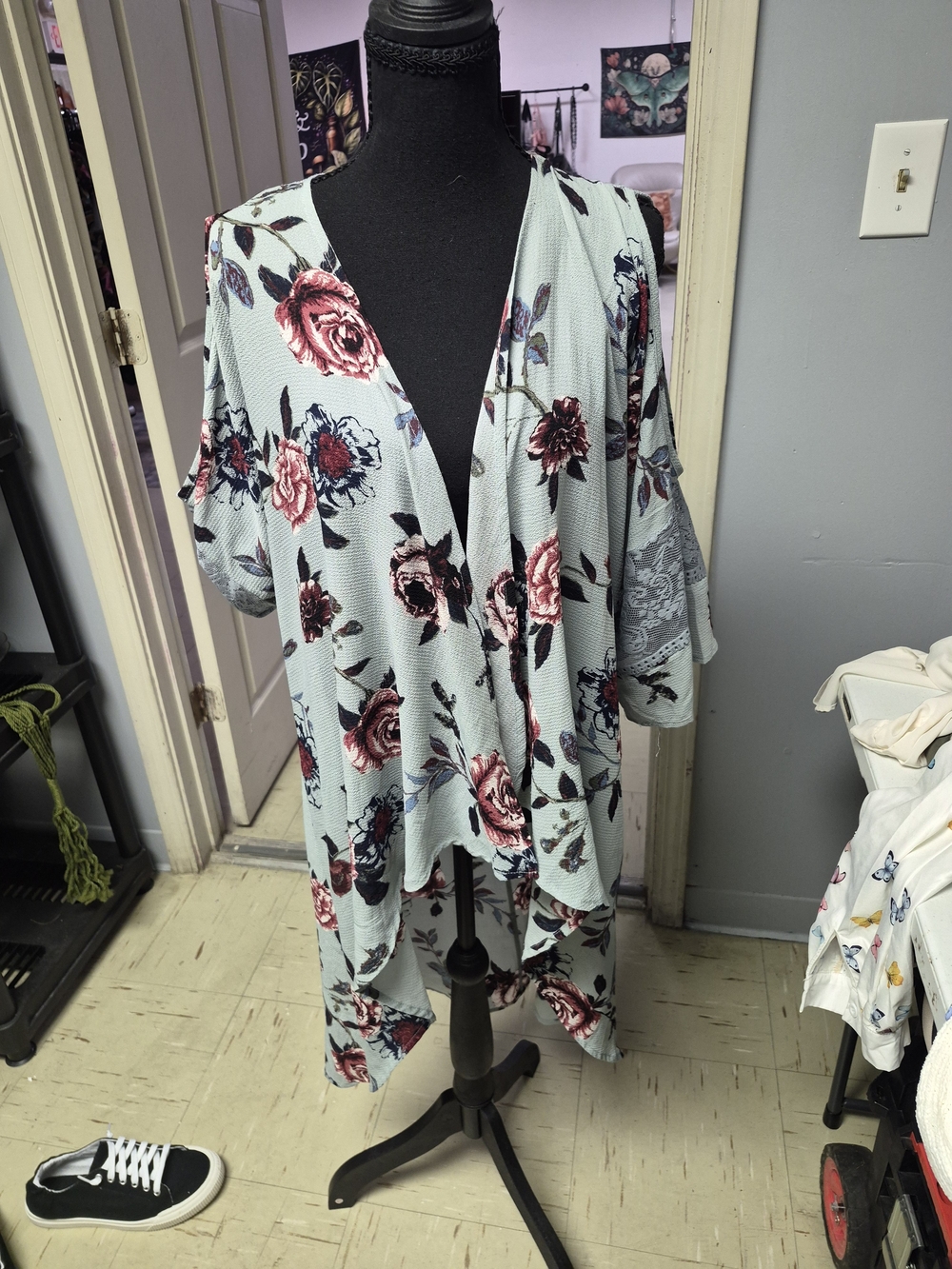 Floral Open-Front Tunic Cardigan in Light Blue with Rose Print